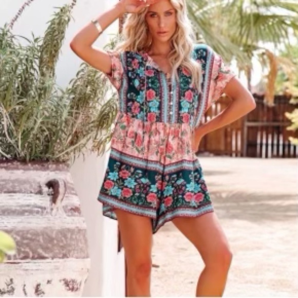 Saints + Secrets floral print romper NWT size small